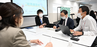 座談会のようす