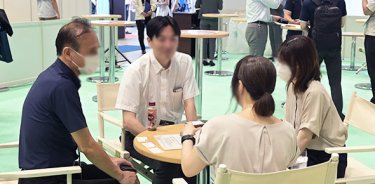 交流ラウンジの様子③