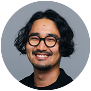 小村 亮 氏