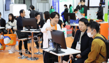 HR EXPO(人事労務・教育・採用)の商談の様子